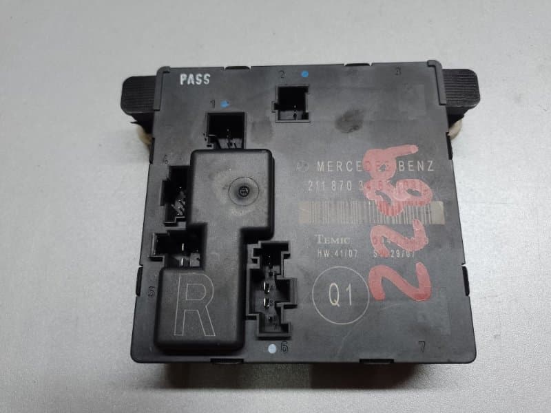 Блок управління дверей задня права