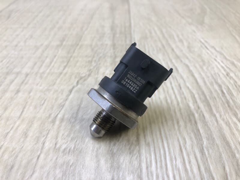 Датчик тиску палива